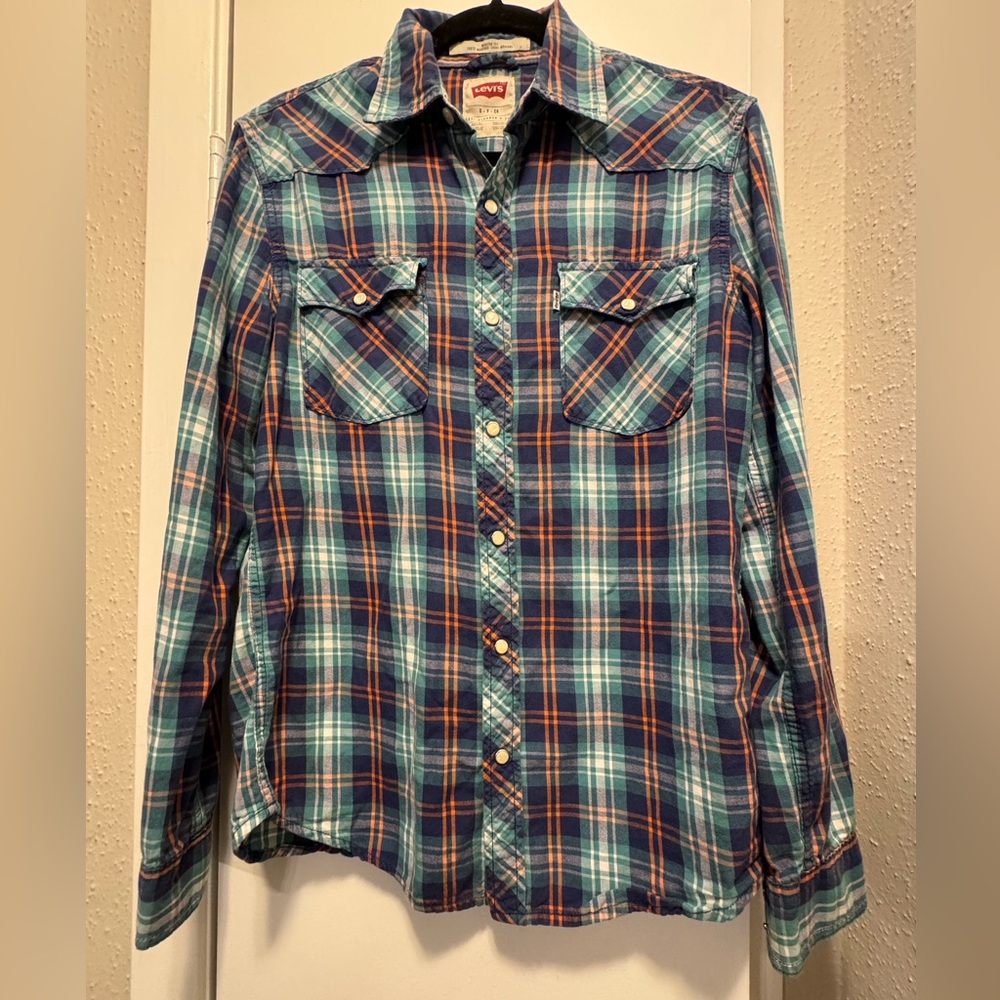 Levi’s plaid pearl snap